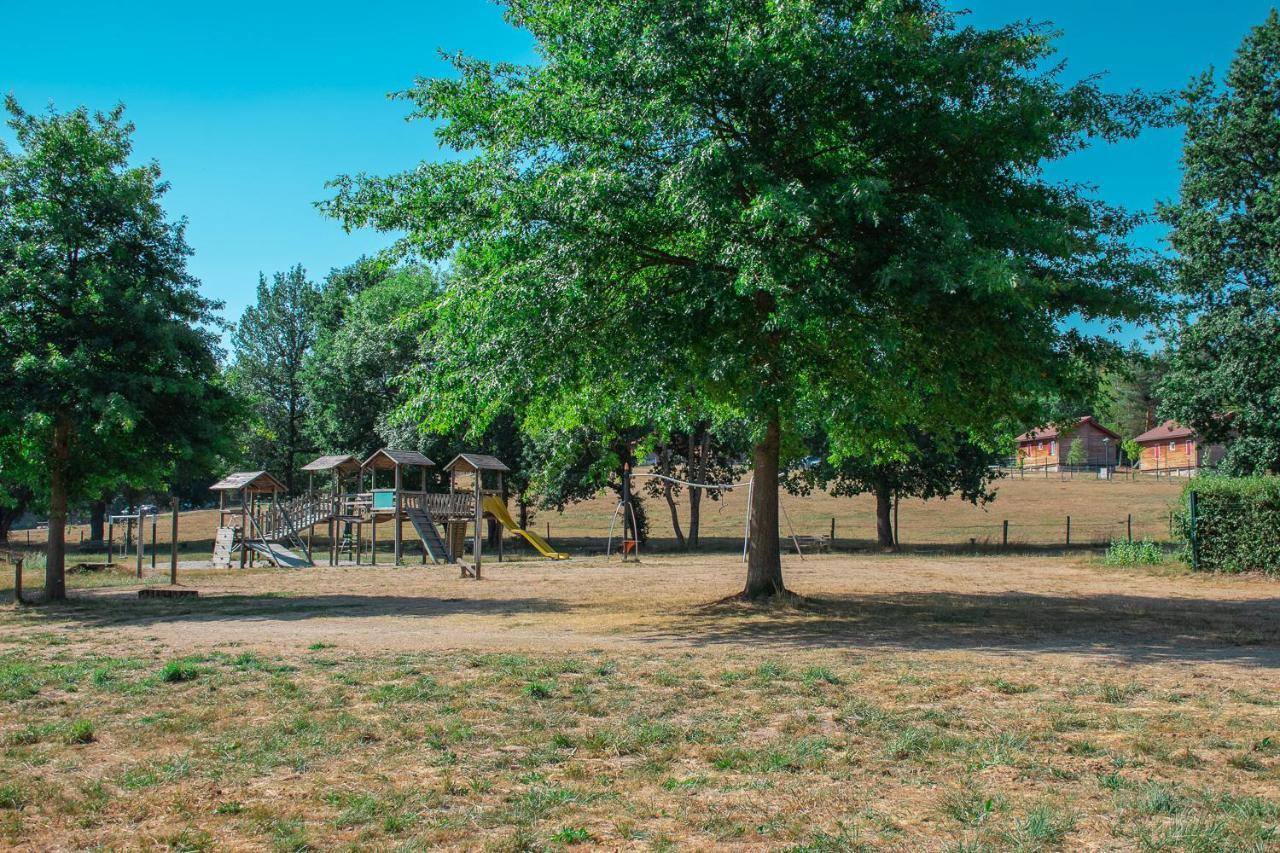 Village De Gites De La Foret De Ganigal Le Malzieu-Ville Exterior foto