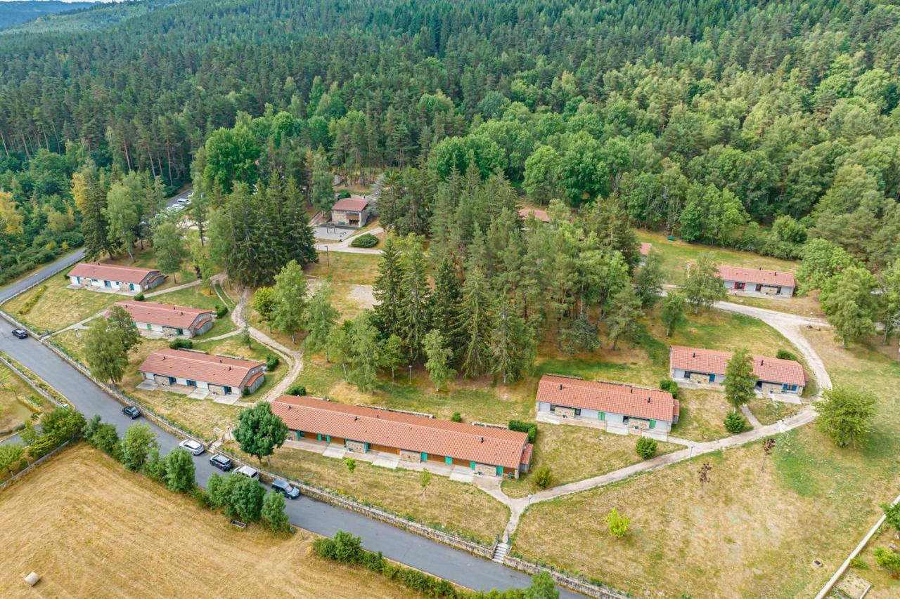 Village De Gites De La Foret De Ganigal Le Malzieu-Ville Exterior foto